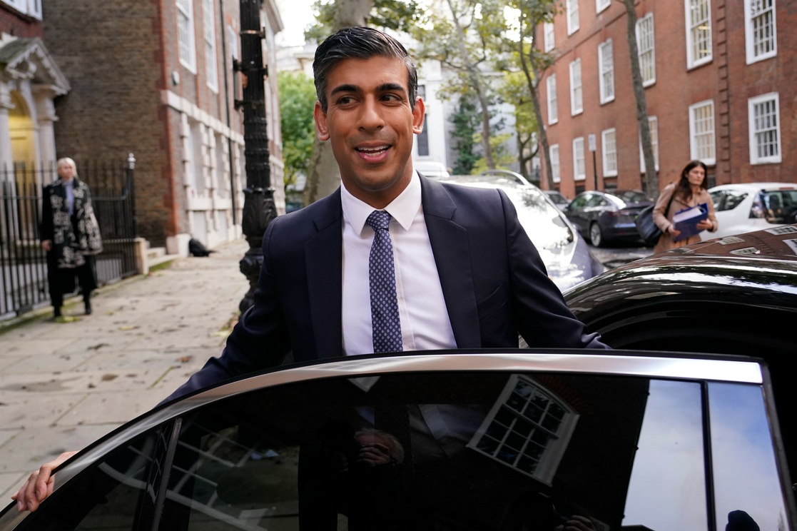 Designan a Rishi Sunak como el nuevo primer ministro británico