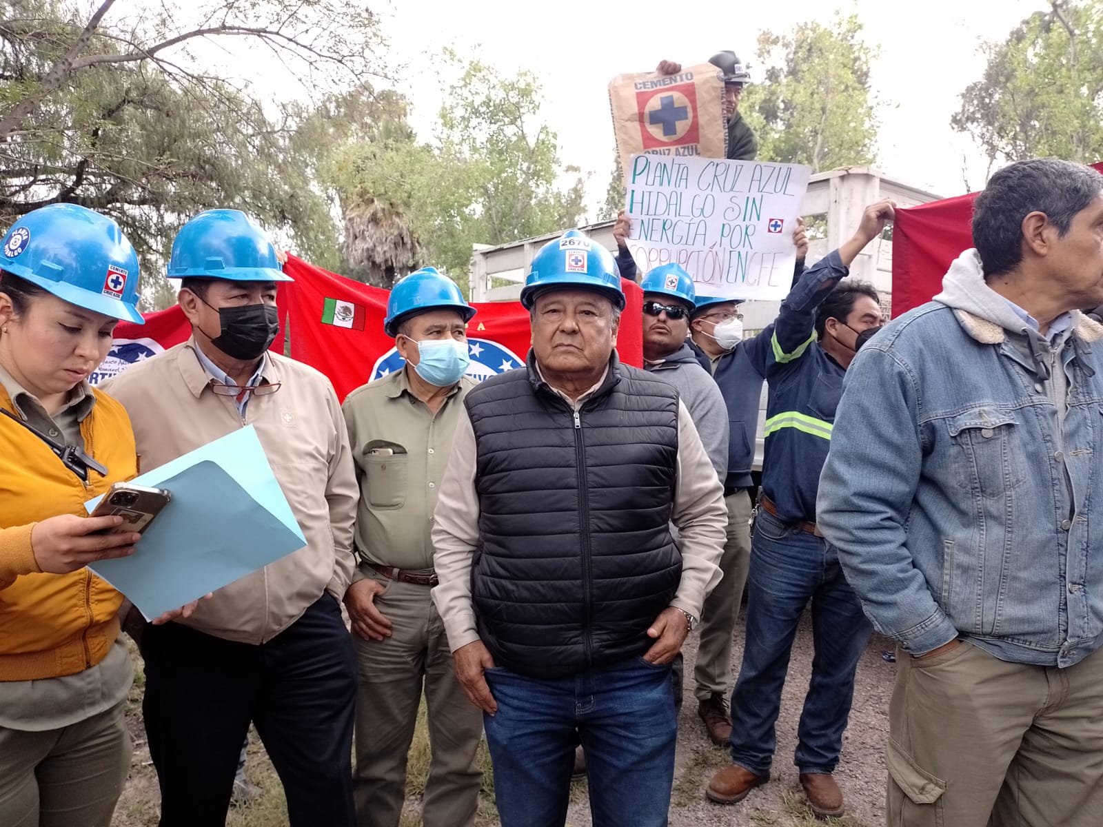 Cruz Azul: trabajadores se manifiestan en la refinería de Tula, esperan a AMLO