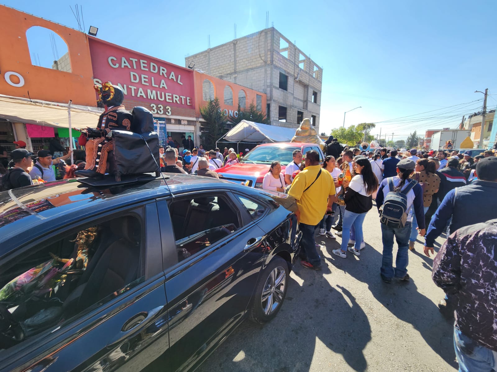 Entre política y religión, recorrido de la Santa Muerte en Pachuca