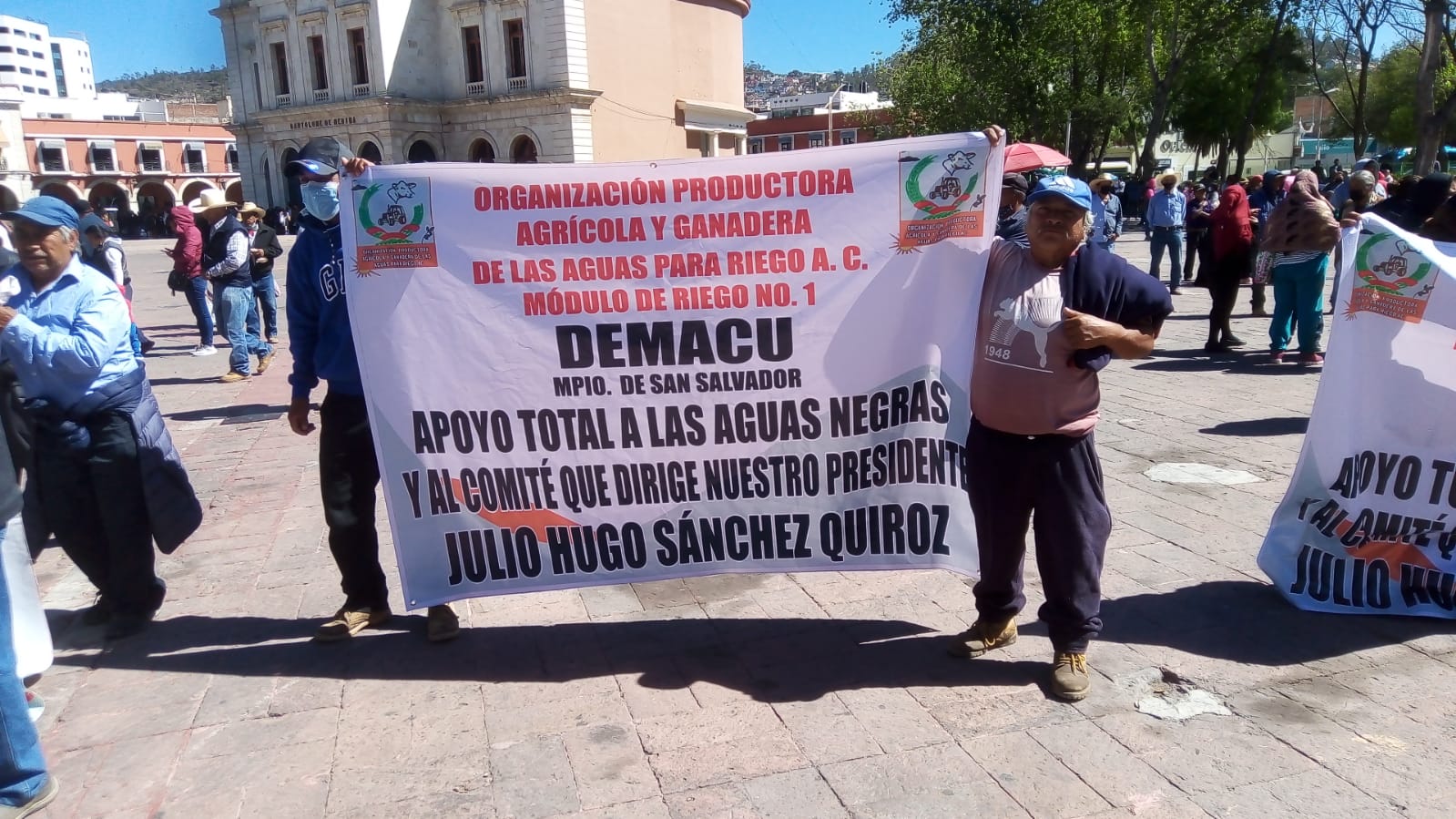 Manifestantes exigen apoyo para el Valle del Mezquital