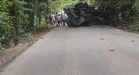 Muere profesor de Huautla en accidente contra unidad de carga