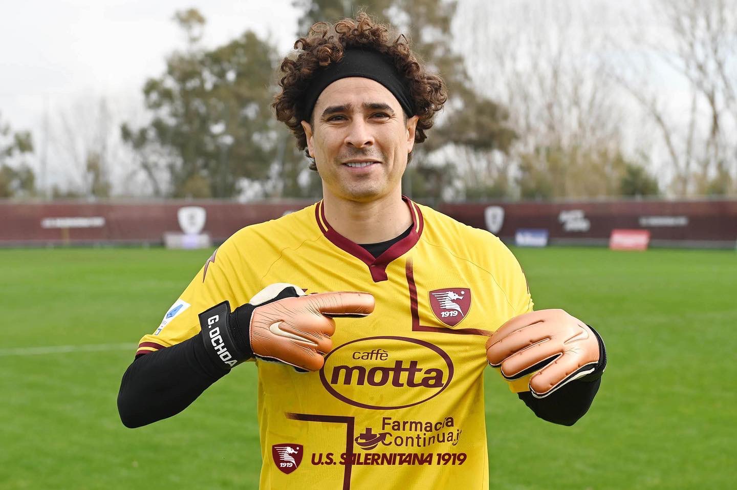 Memo Ochoa firma por seis meses con la Salernitana de Italia