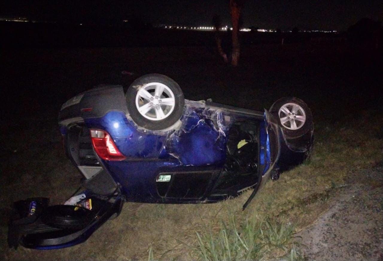 Volcadura deja dos lesionados sobre la autopista México-Pachuca