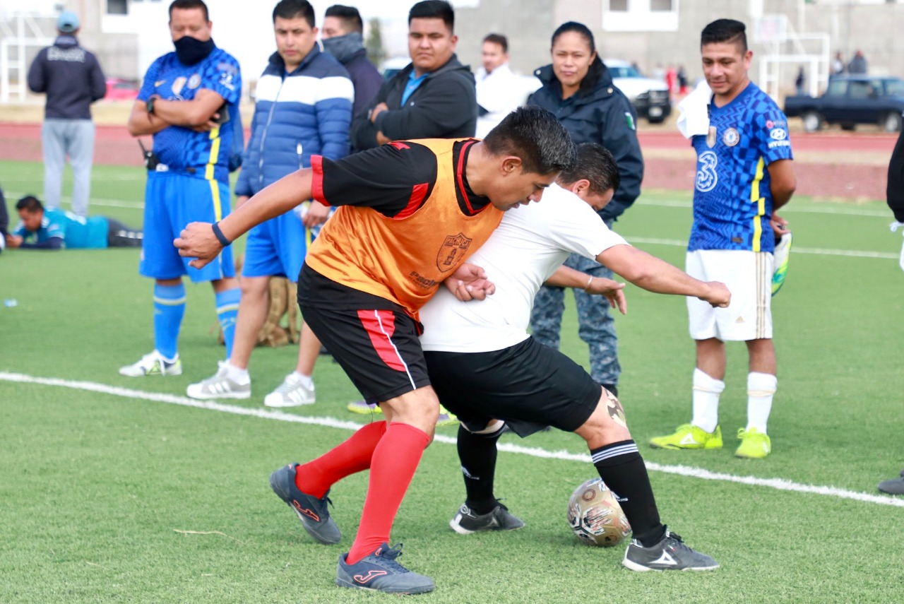 Policías estatales realizan torneo deportivo por fin de año