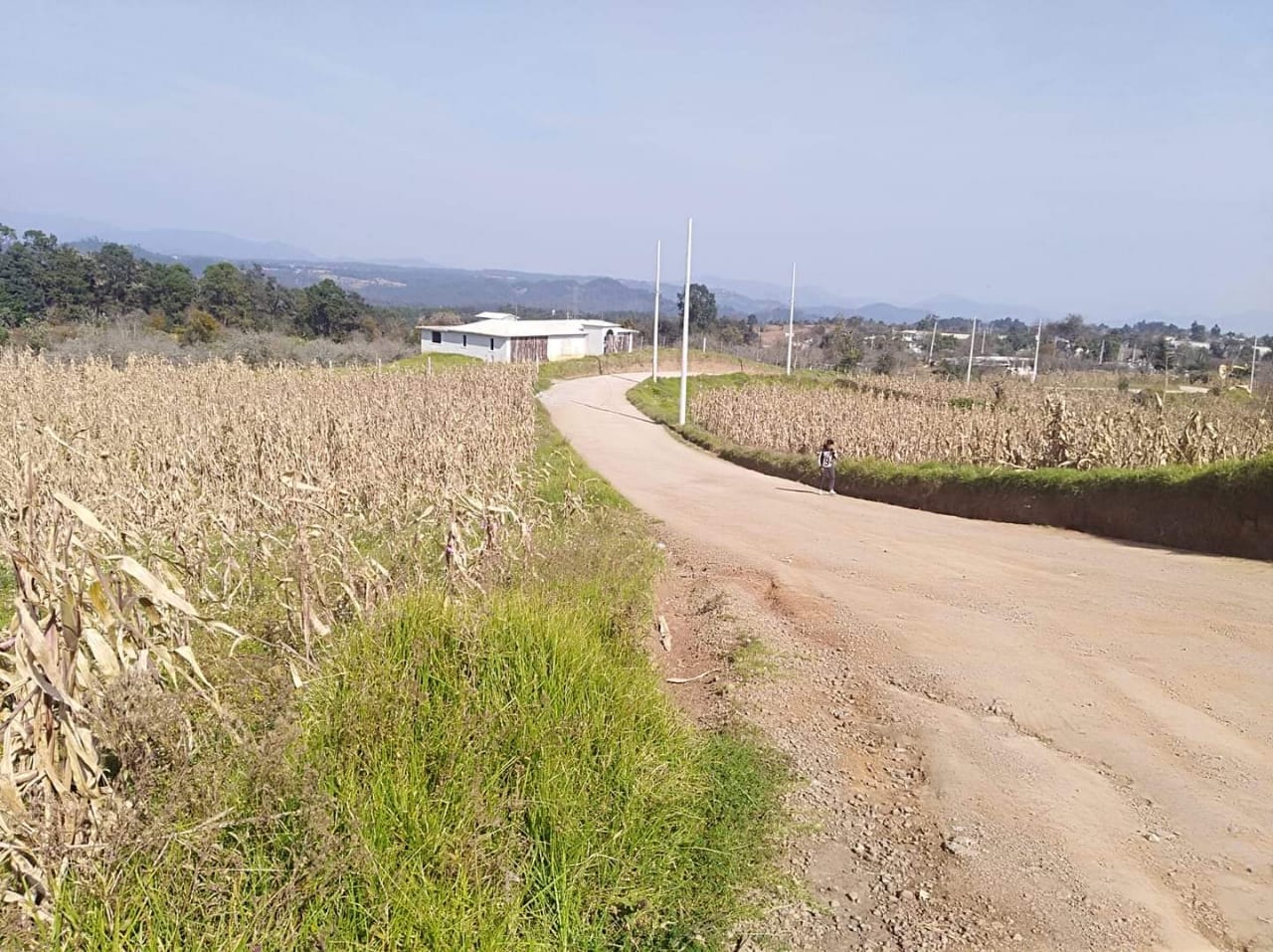 En Acaxochitlán, vigilancia de escuelas está a cargo de padres de familia