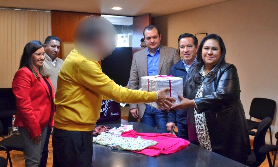 Voluntariado de Sedeco recibe donativo de empresa en beneficio del DIF Hidalgo