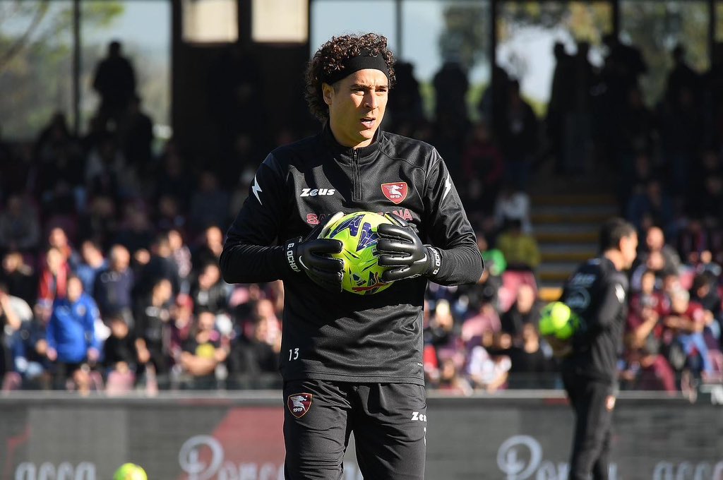 Guillermo Ochoa debuta con derrota en la Serie A