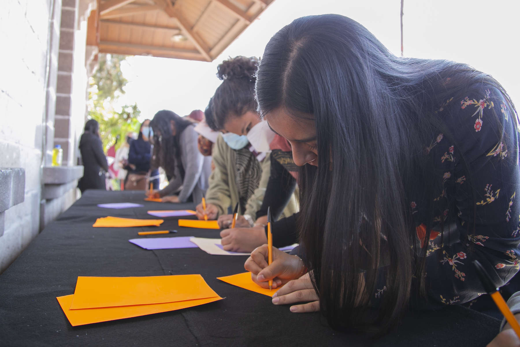 Secretaría de Cultura conmemora Día Naranja con Tendedero Violeta