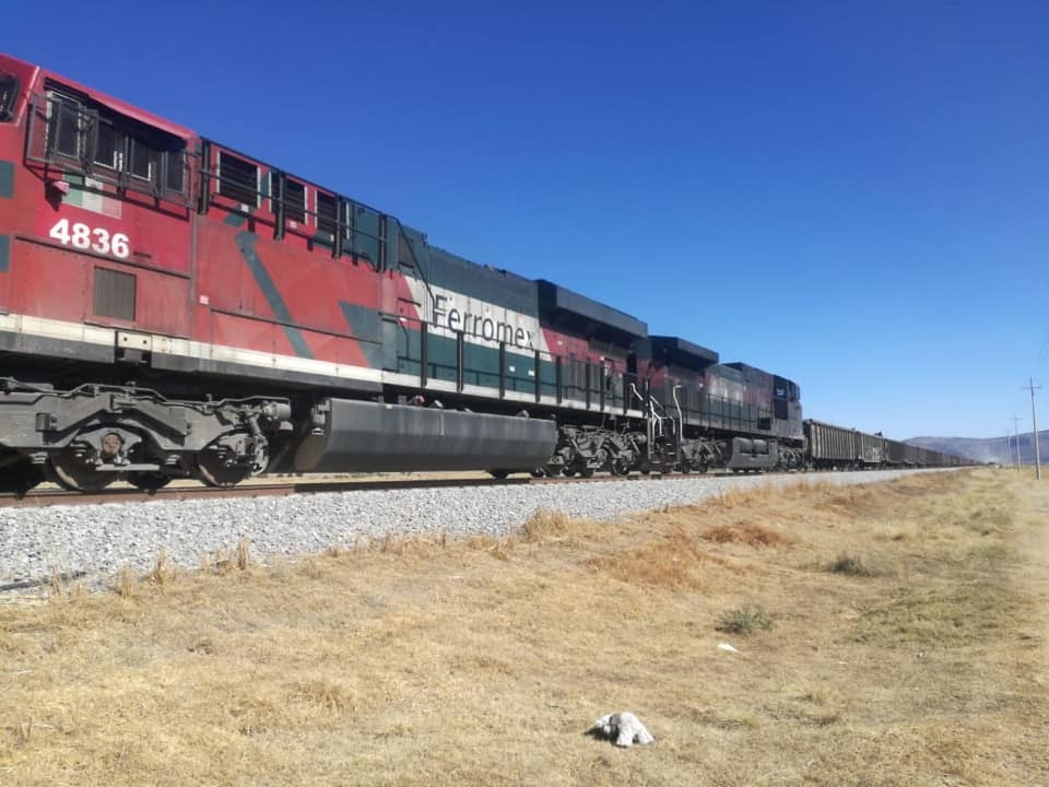 Mueren policías de Nopala embestidos por tren