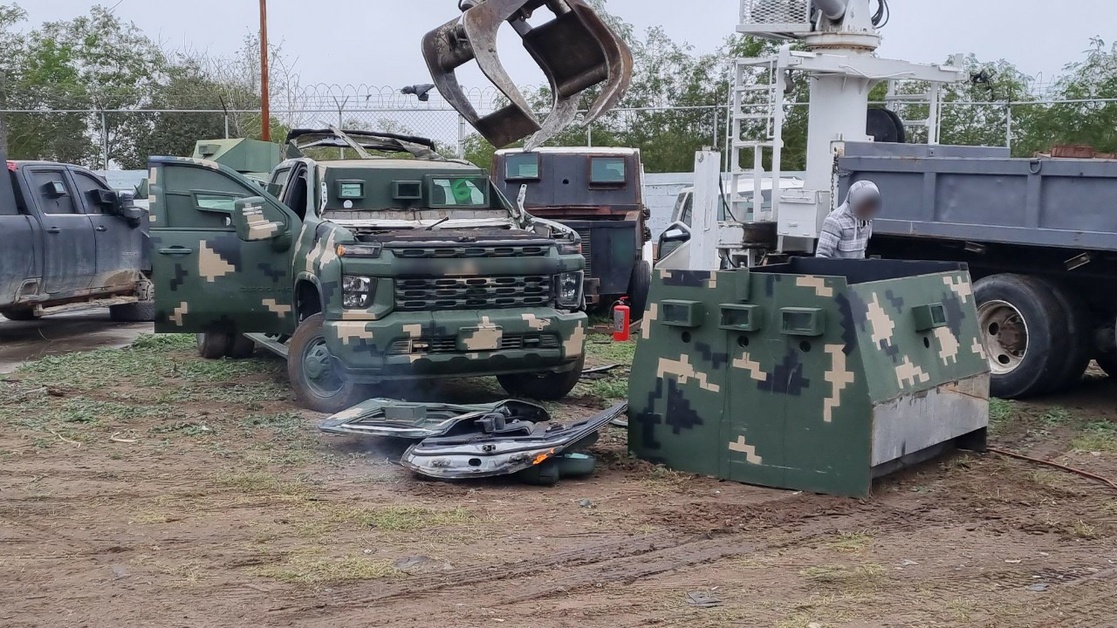 Destruyen 11 “monstruos” asegurados por Sedena y FGR