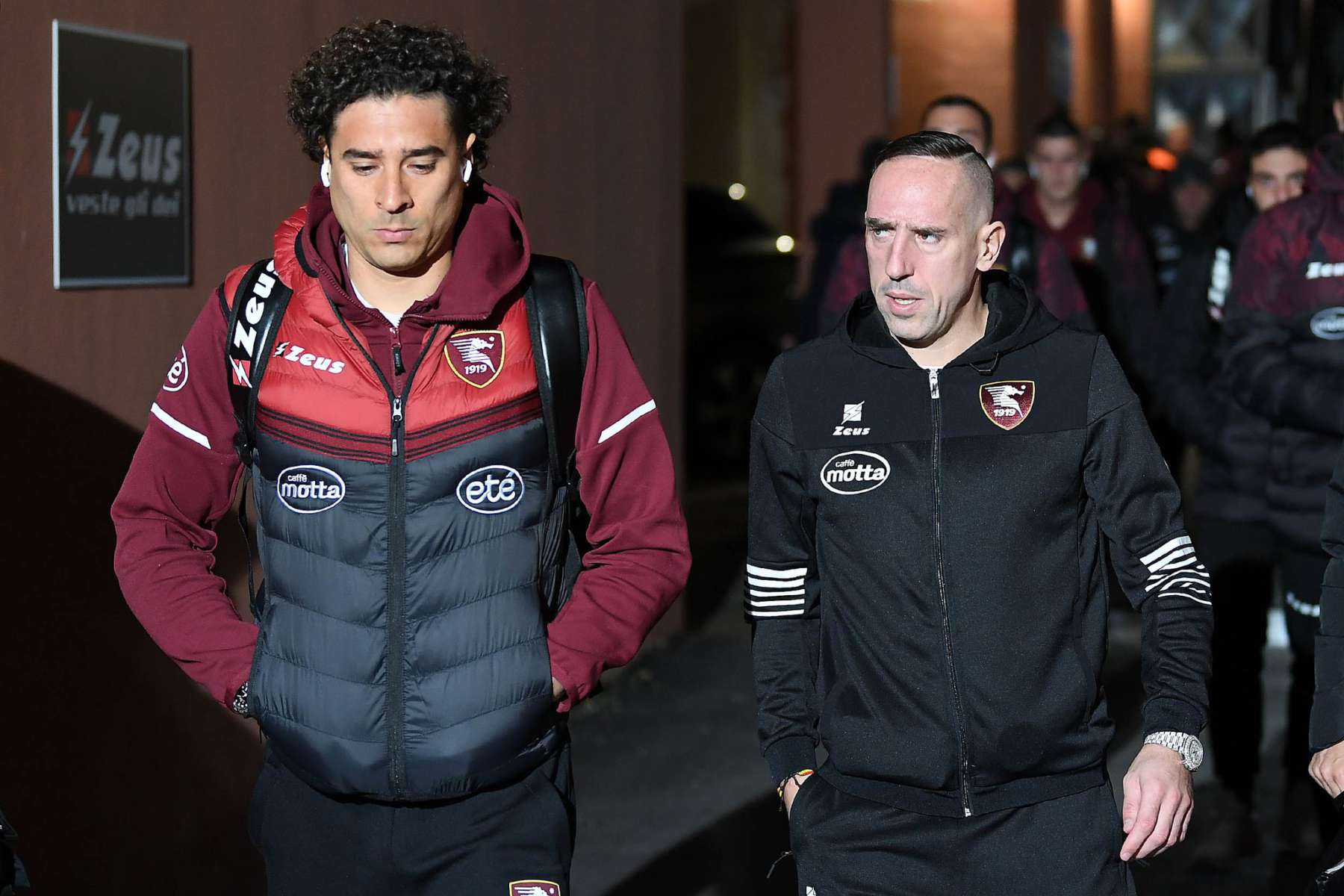 Guillermo Ochoa a la banca en nueva derrota del Salernitana