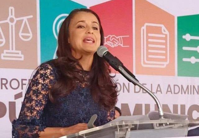 Exalcaldesa de Santiago Tulantepec, Paola Domínguez señala “golpeteo político”