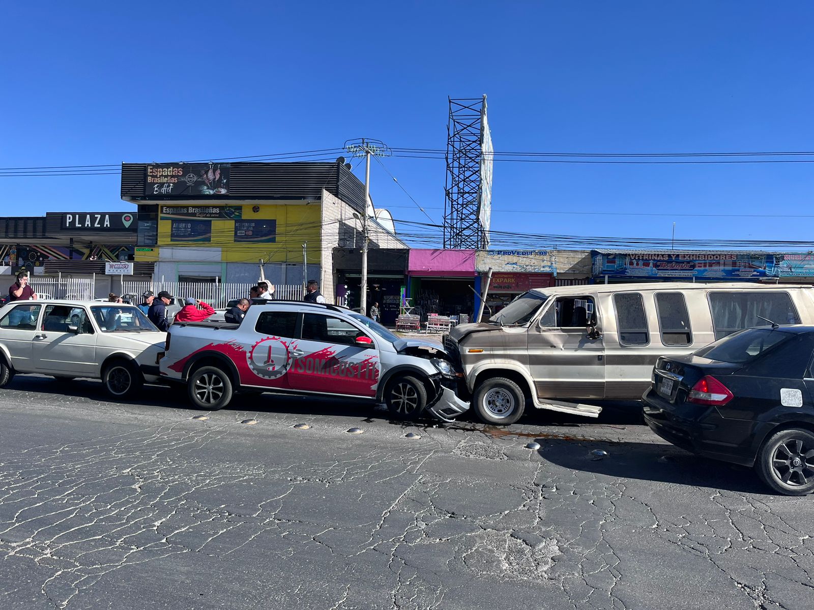 Tres lesionados tras choque en la carretera México-Pachuca