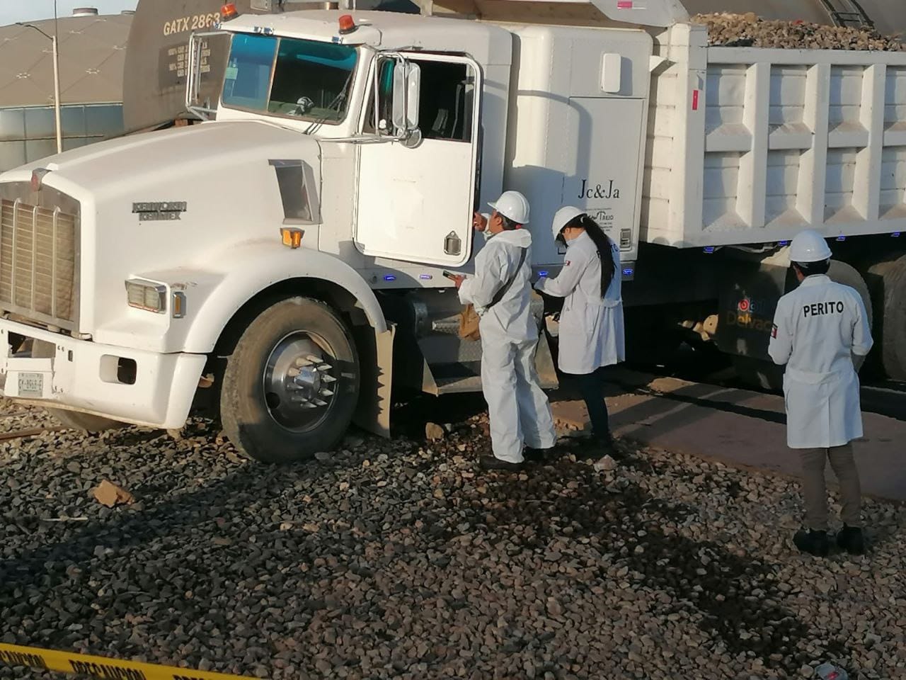 Refinería de Tula: Tren impacta camión y mueren dos personas