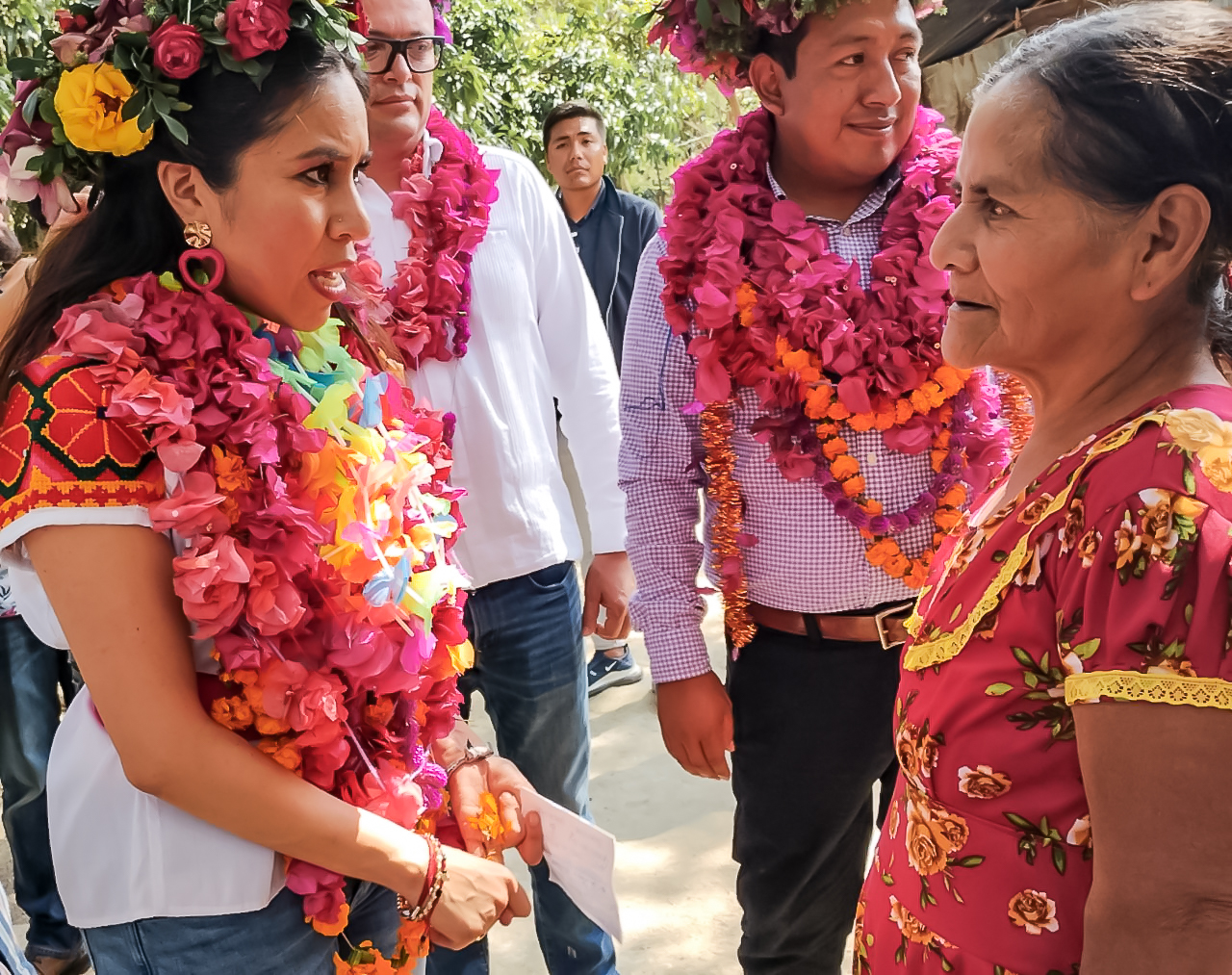 Entregan apoyo bimestral de 2,2000 pesos a mujeres en Hidalgo