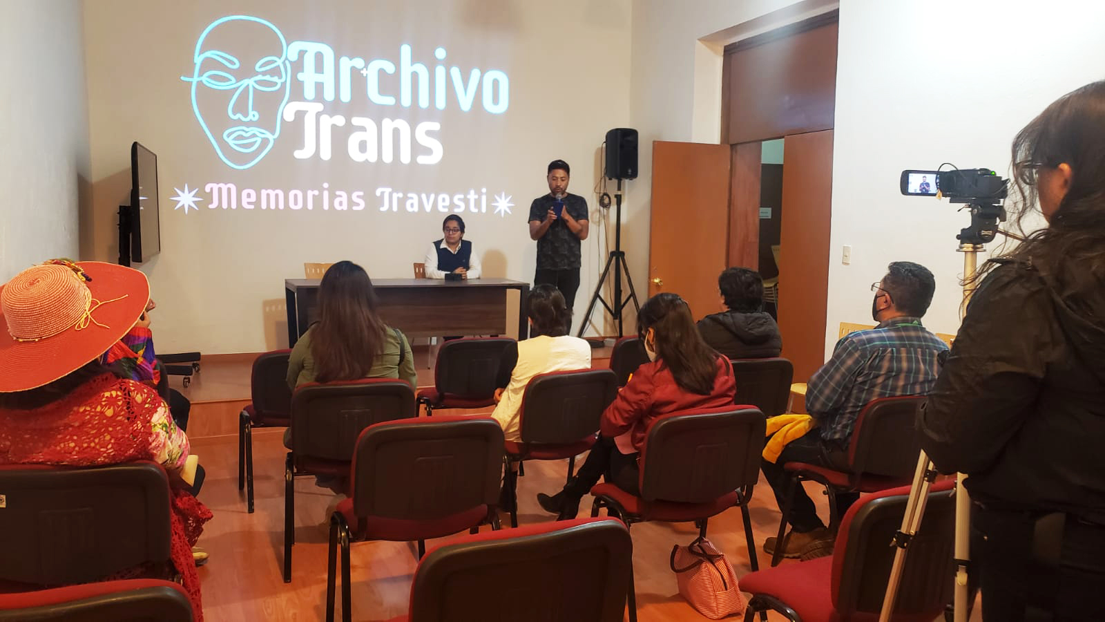 Dysphoria: Laboratorio de performance para la comunidad Trans