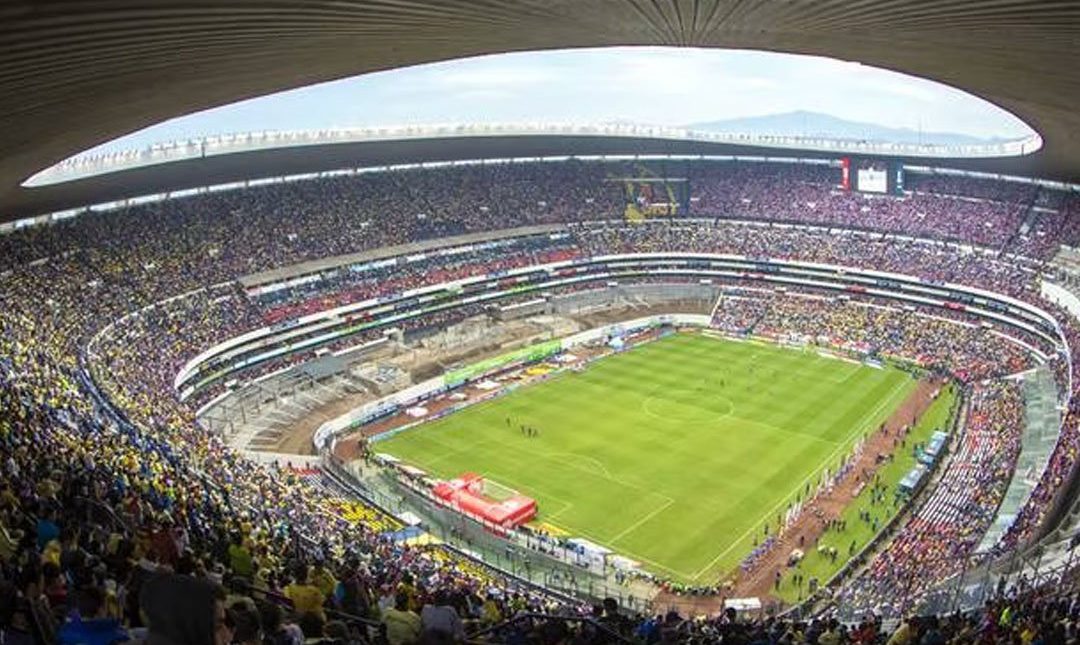 Aficionado violó la Ley Antitabaco en el Estadio Azteca