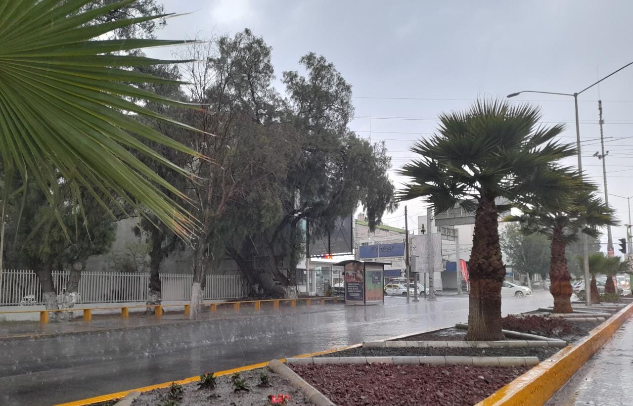 VIDEOS | Lluvia en Pachuca acaba con larga sequía