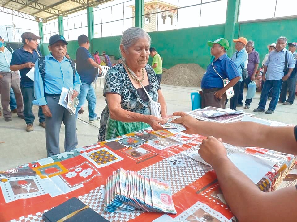 Pensión Adultos Mayores: alargan entrega de Tarjetas del Bienestar