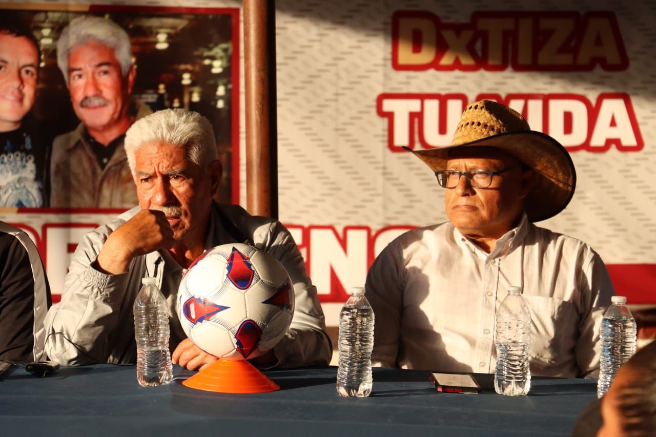 Convive cazatalentos nacional con jóvenes futbolistas de Tizayuca