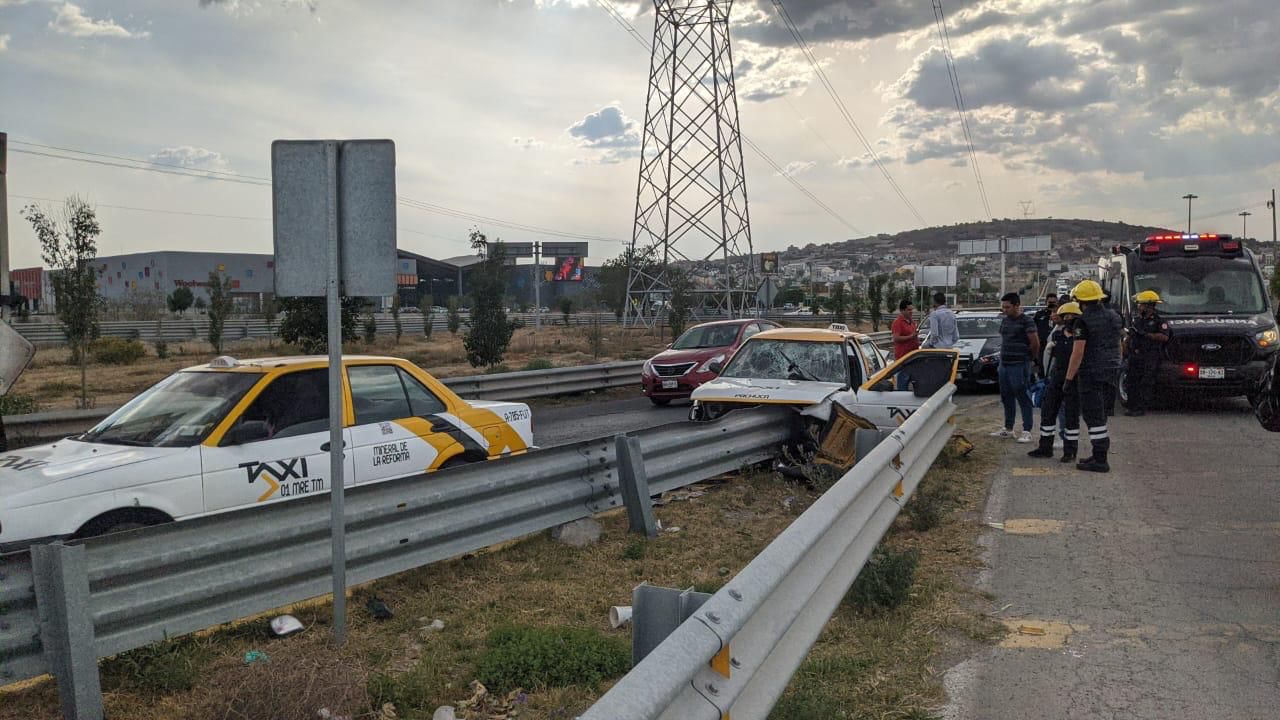 Choque en bulevar las Torres deja 2 lesionados