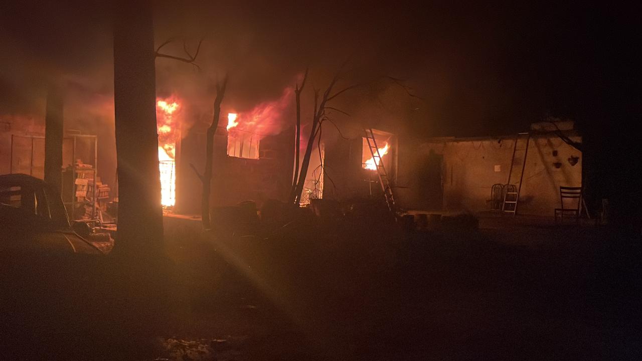 Se  incendia presunta bodega de huachicol en Chapantongo