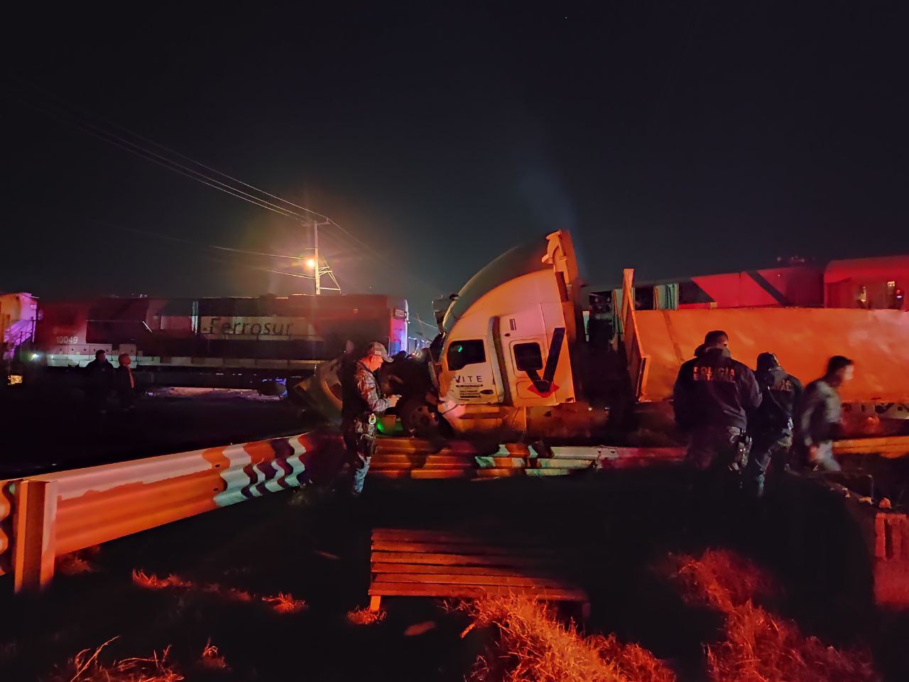 Accidente bulevar Las Torres: Tren arrolló a tráiler