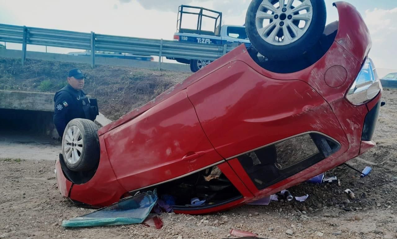 Accidente en Tizayuca: madre y menores se vuelcan en autopista