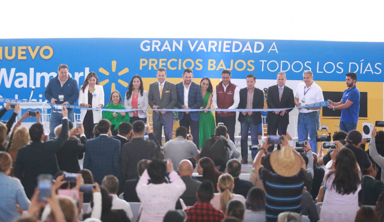 Felix Soto inaugura el Walmart Supercenter Colosio