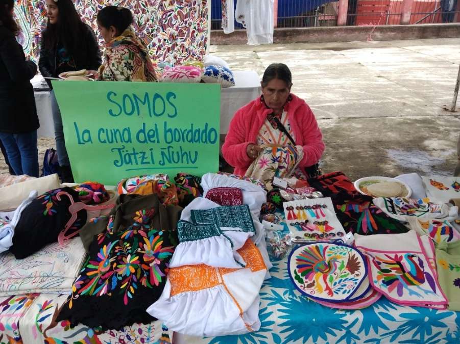 Artesanos de San Nicolás exigen que se llame jatzis a sus tejidos, no tenangos