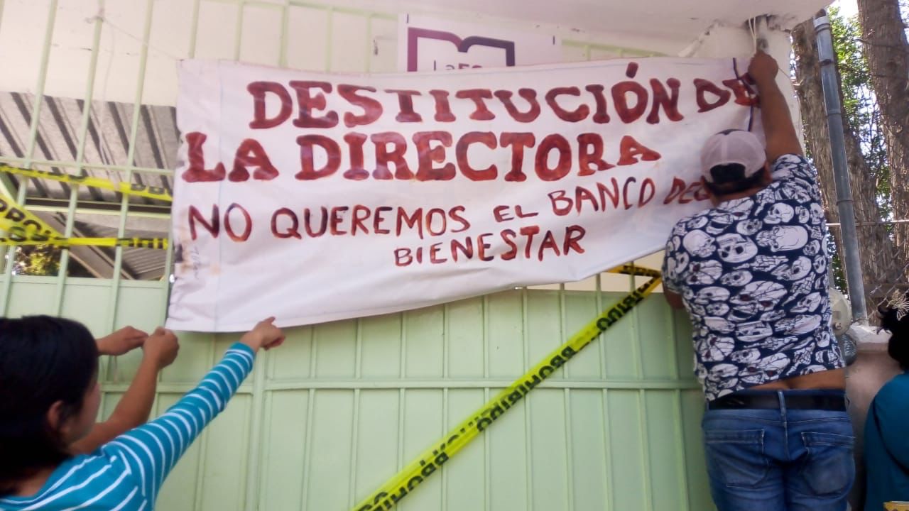 Piden destitución de directora en escuela de Villa de Tezontepec