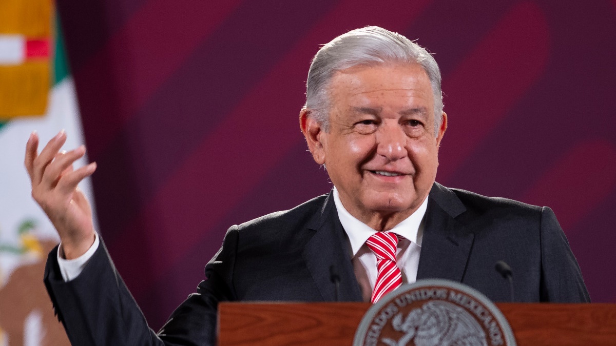 Venta de Banamex pagará impuestos advierte AMLO