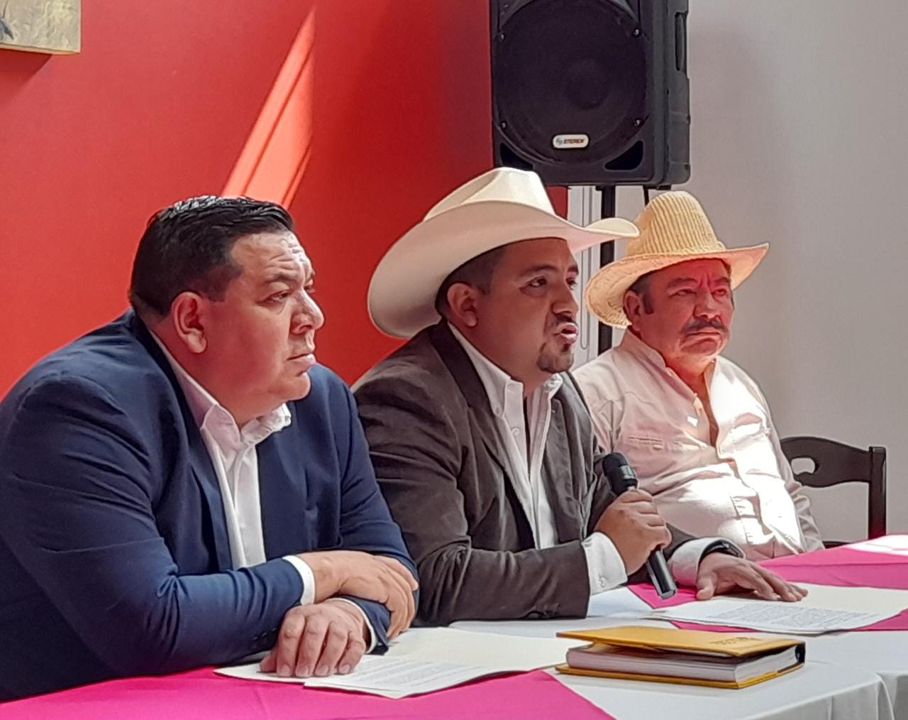 PRD Hidalgo: renuncia dirigente estatal; regresa a regiduría