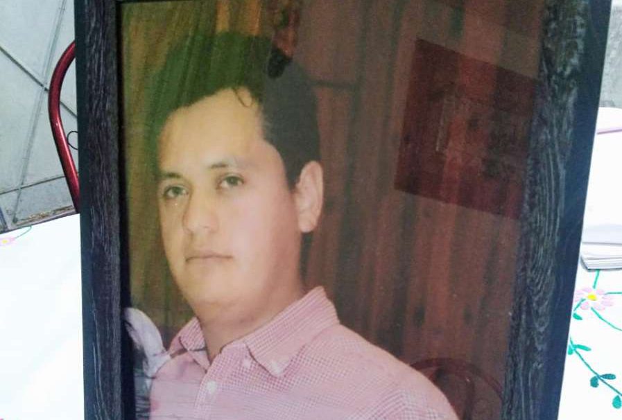 Padres exigen esclarecer muerte de su hijo en barandilla de Tulancingo