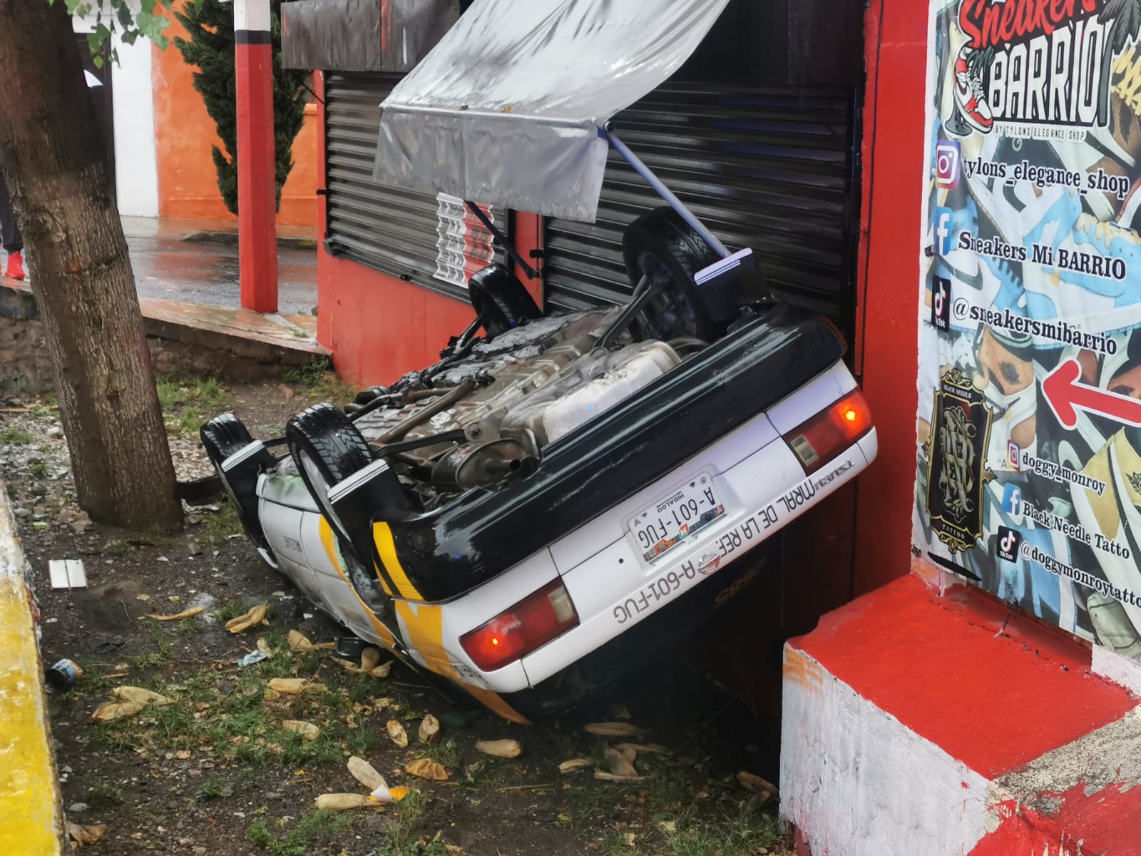 Lluvia en Pachuca: Taxista cae en lateral de Viaducto Nuevo Hidalgo