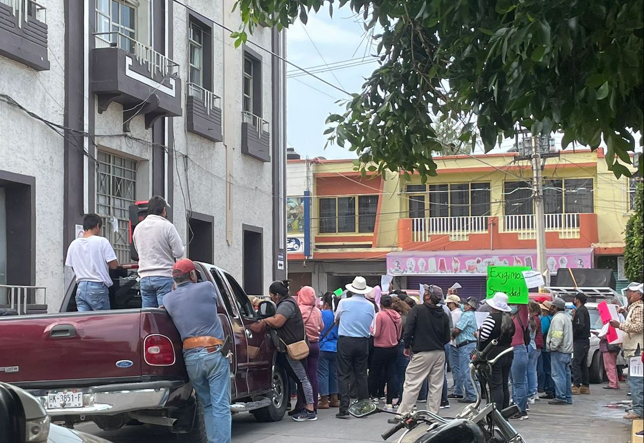 Manifestación en Mixquiahuala: cierran la presidencia