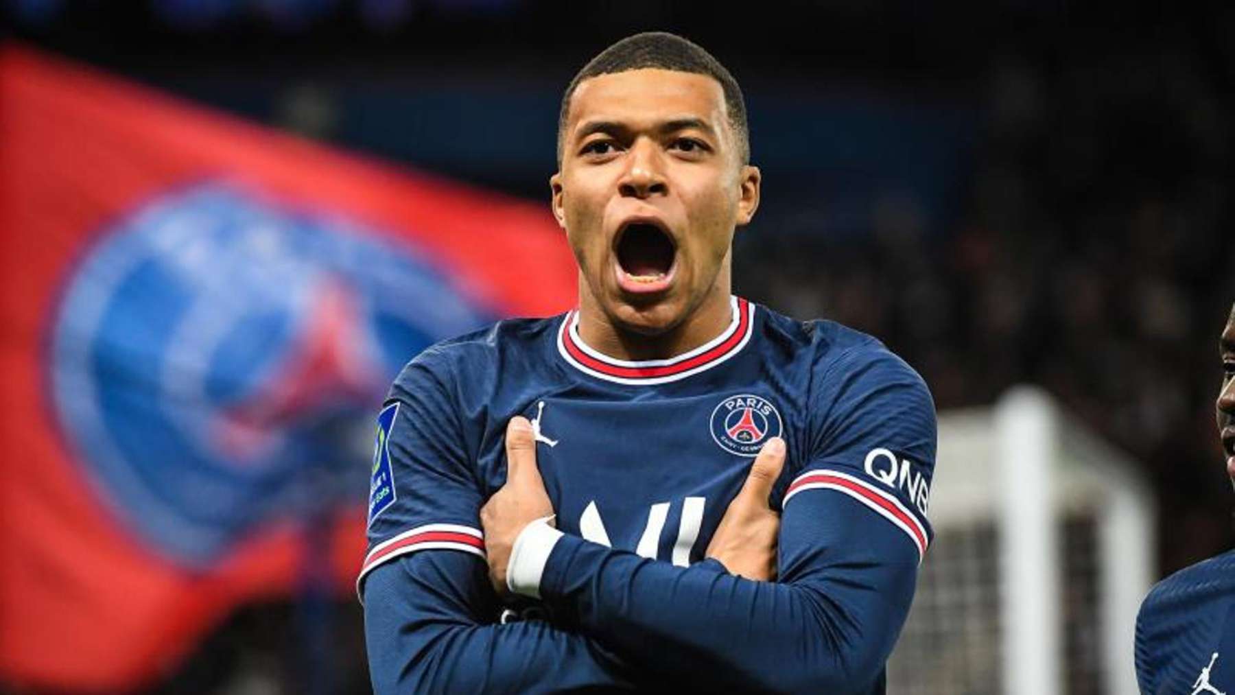 “Seguir” en el PSG es “mi única opción”, sostiene Mbappé