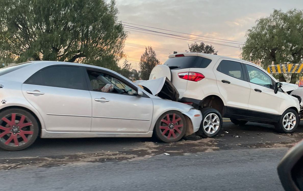 Carretera México-Pachuca: Aparatoso accidente colapsa la vialidad