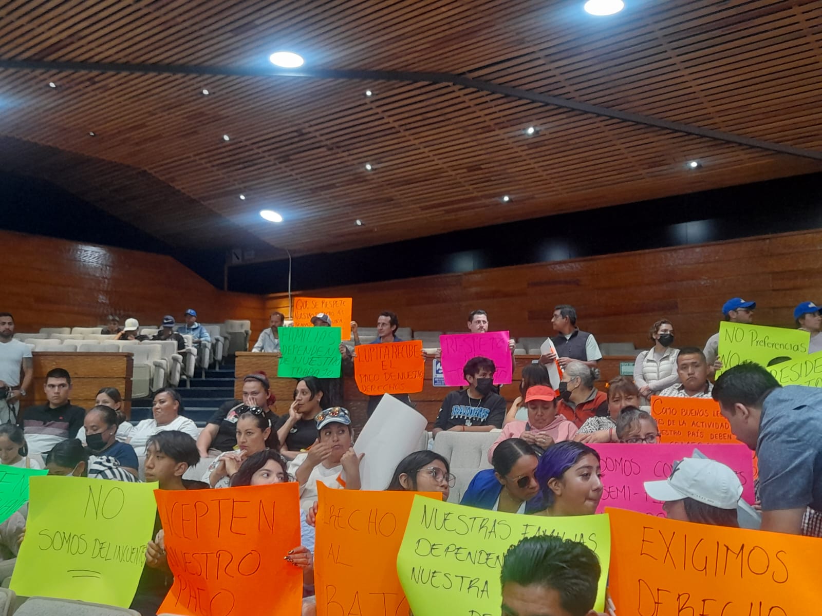 Comerciantes de Apan acusan desalojo; piden intervención del Congreso local