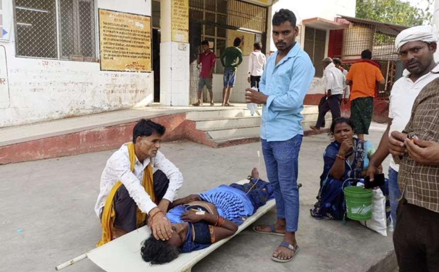 Mueren 96 personas por sofocante ola de calor en India