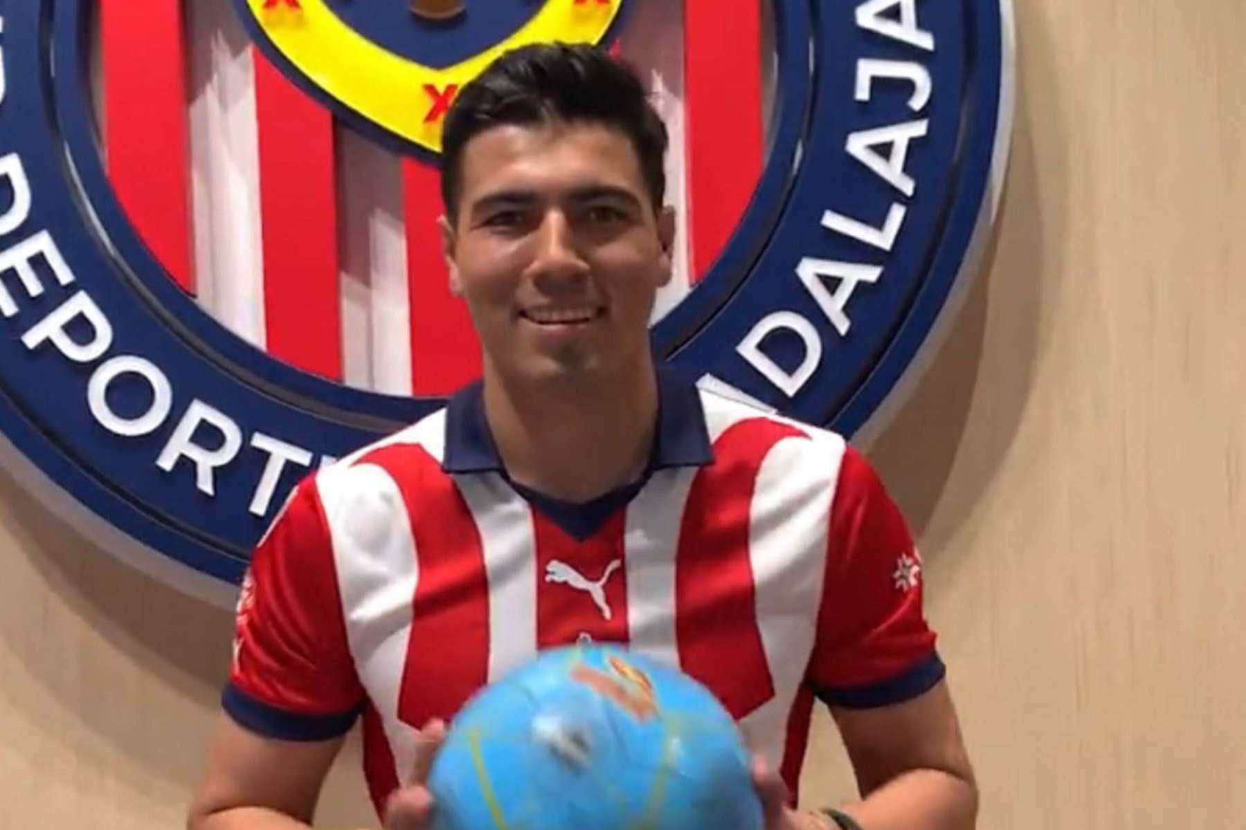 Oficial: Erick Gutiérrez nuevo jugador de las Chivas