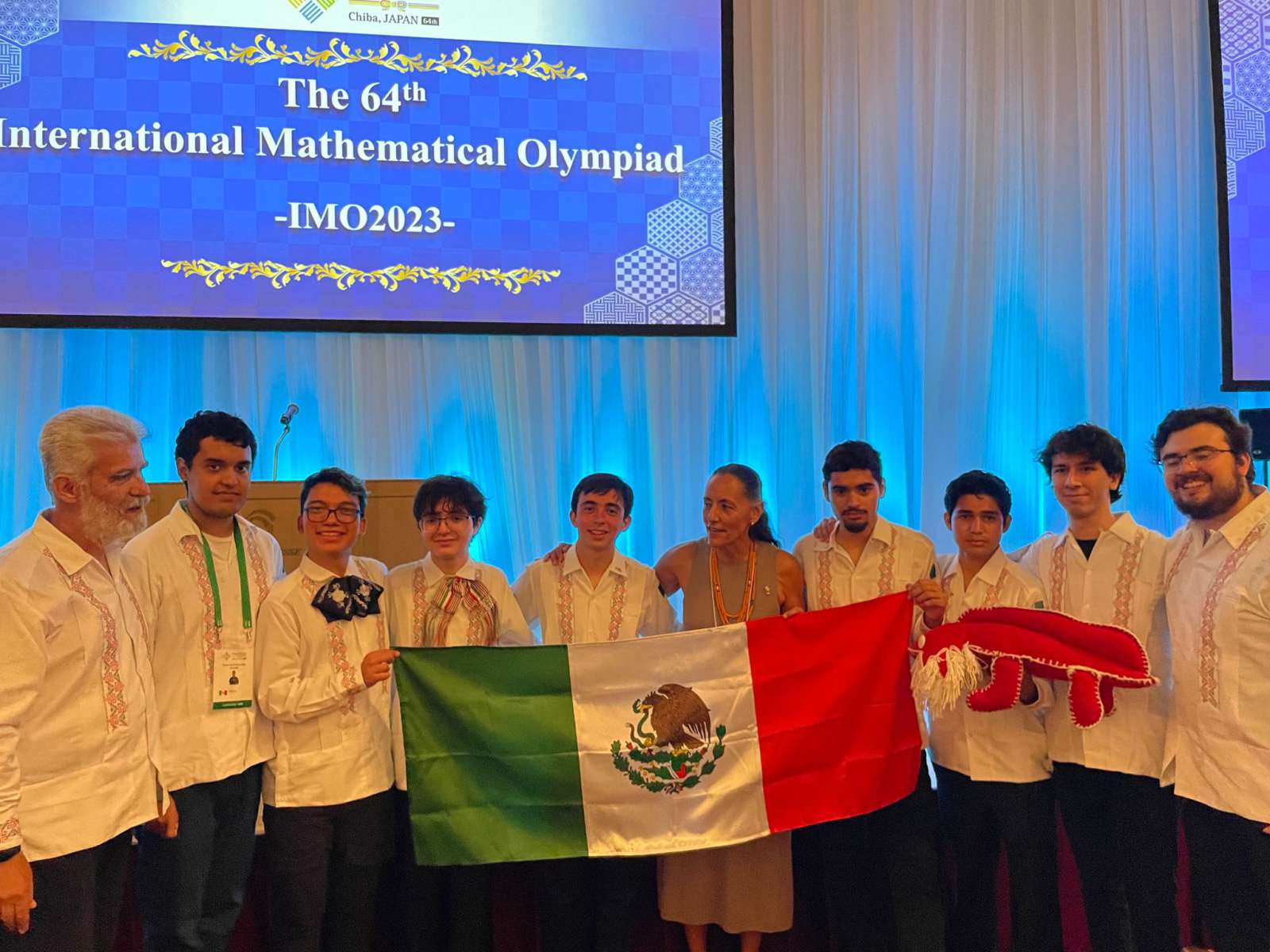 ¡Orgullo mexicano! Jóvenes destacan en Olimpiada Internacional de Matemáticas