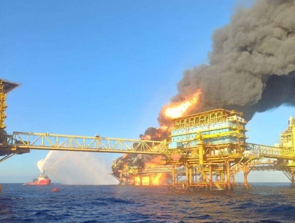 Explosión en plataforma Nohoch Alfa de Pemex deja 5 heridos