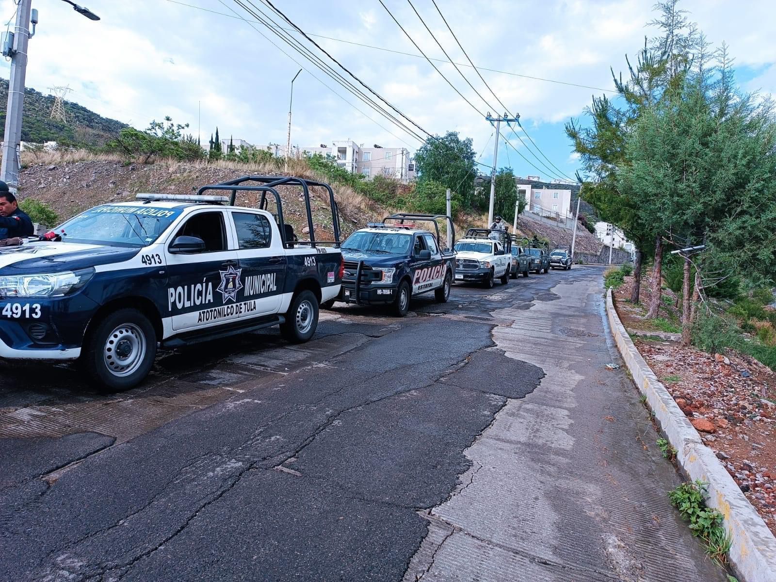 Atotonilco de Tula: hallan tres personas sin vida dentro de camioneta abandonada