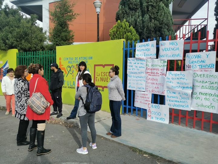 Acusan a profesora de acosar y grabar a alumnos y trabajadores en escuela de Hidalgo