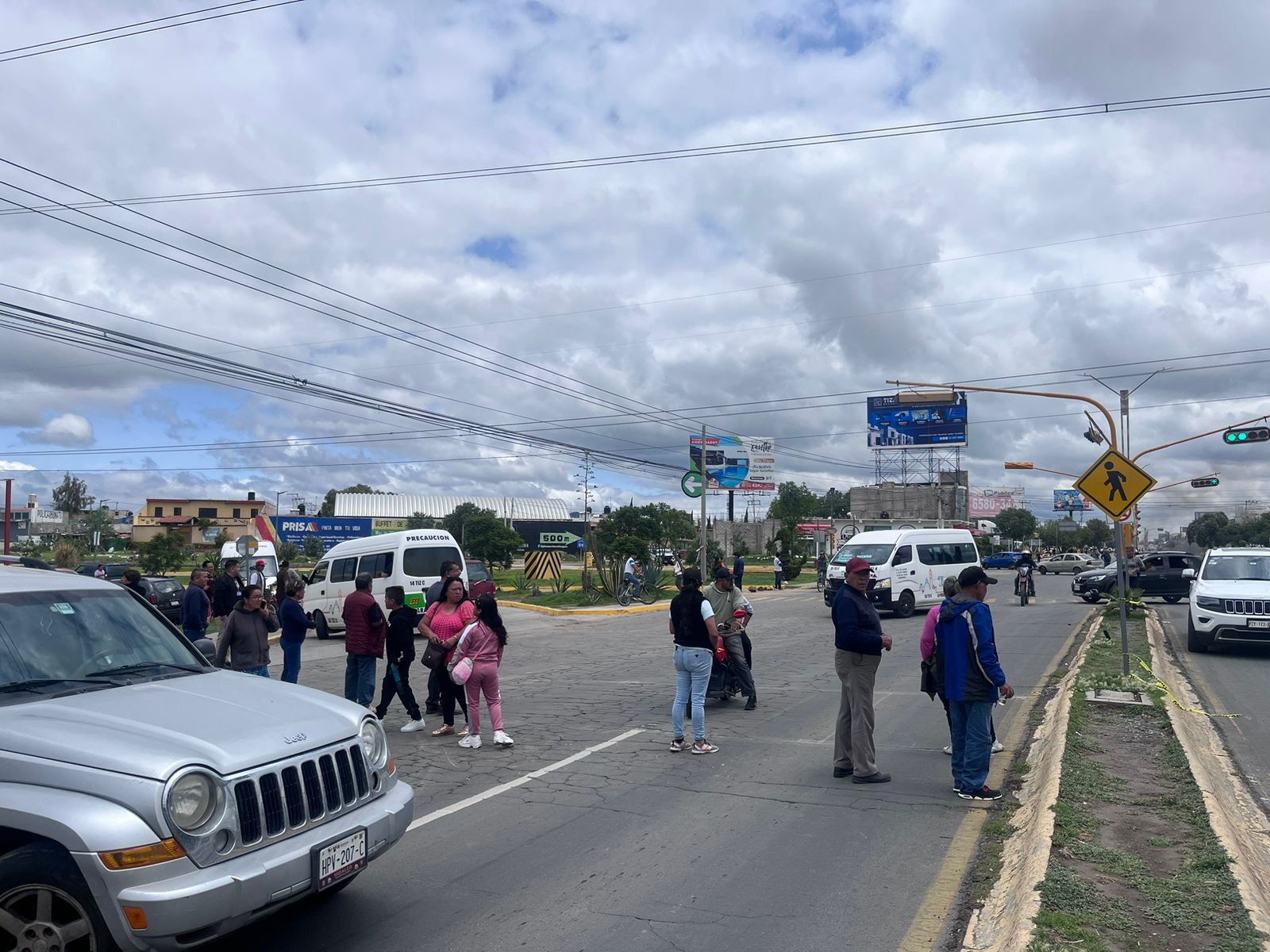 Carretera libre México-Pachuca: comerciantes bloquean autopista