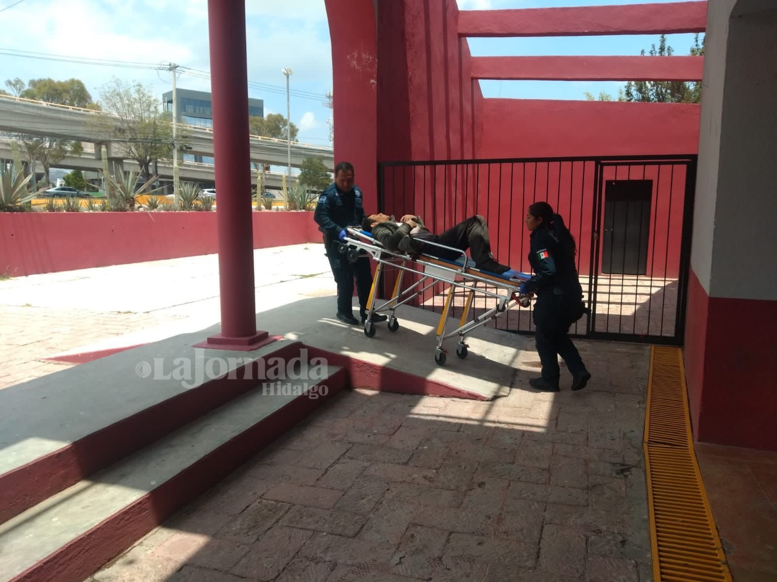 Cae hombre en la Plaza de Toros de Pachuca