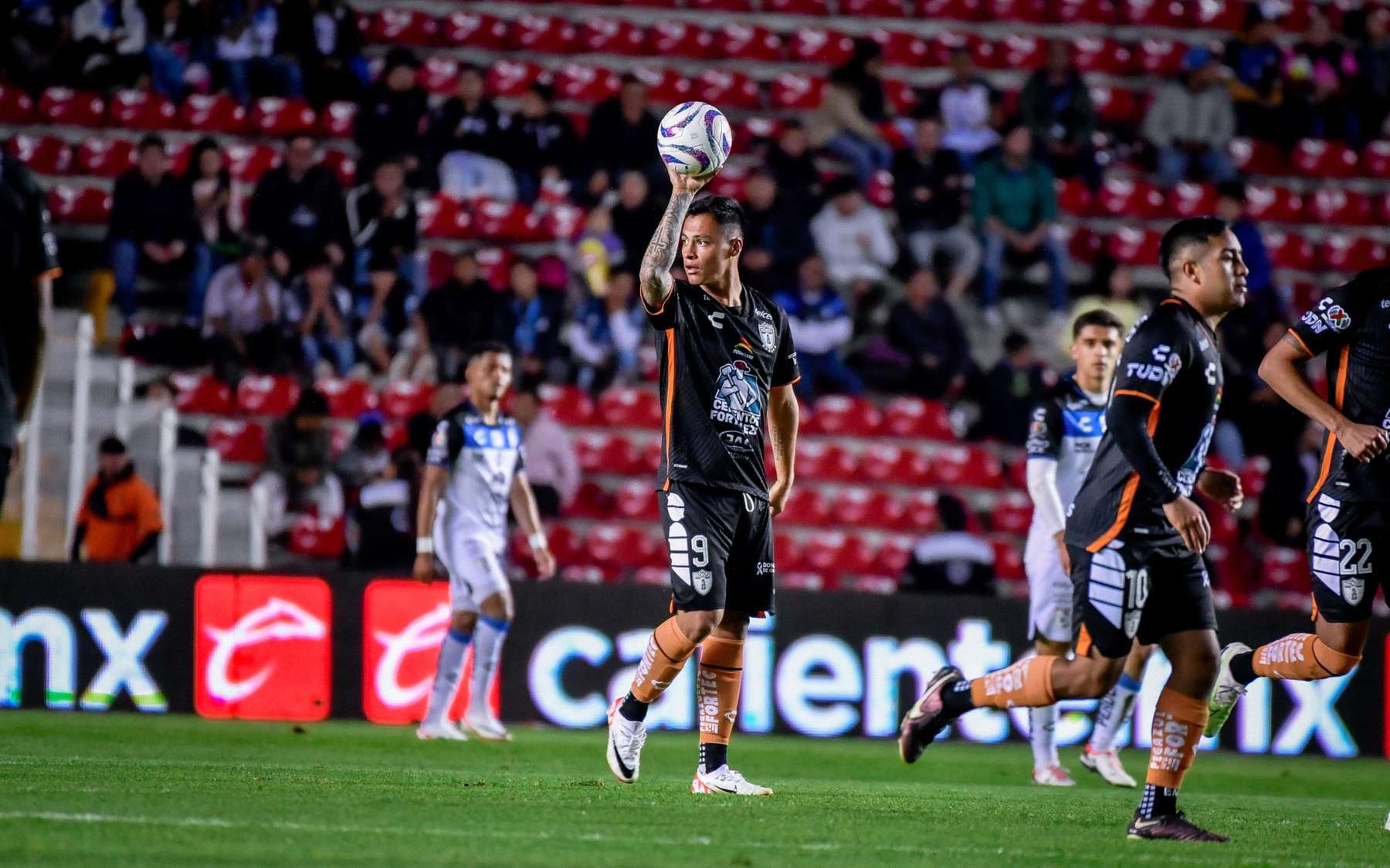 Querétaro vs Pachuca resultado: Roberto de la Rosa rescata empate