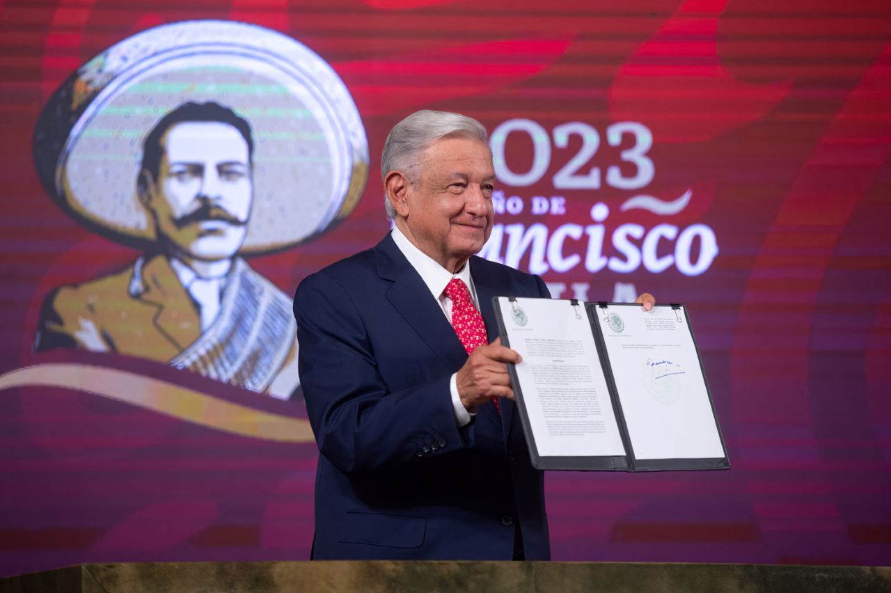 En Día Internacional de Pueblos Indígenas, AMLO firma decreto presidencial para proteger sitios sagrados