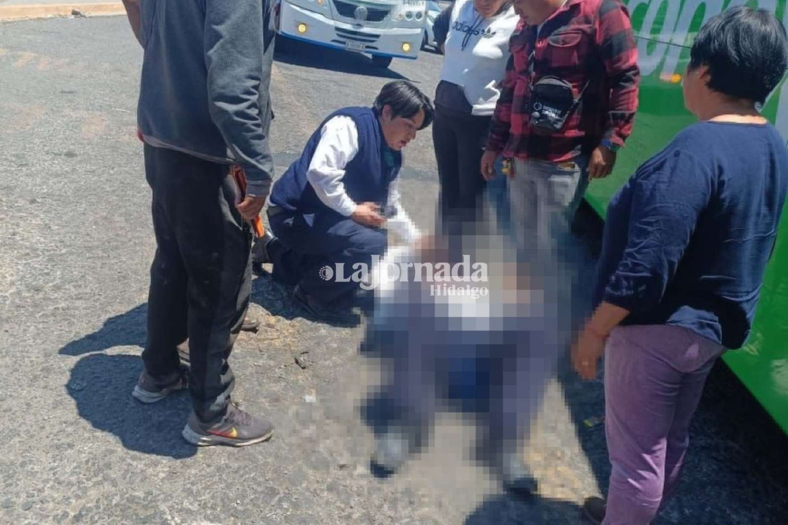 Autobús atropella a vendedor de boletos en Pachuca